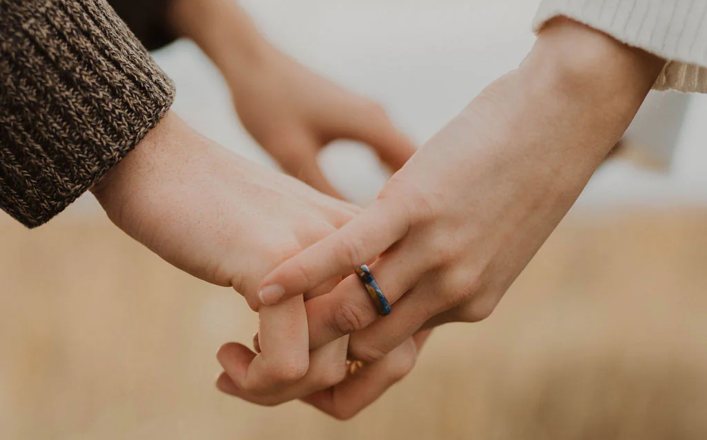 What Are Promise Rings? Understanding the Meaning, Purpose & Timing